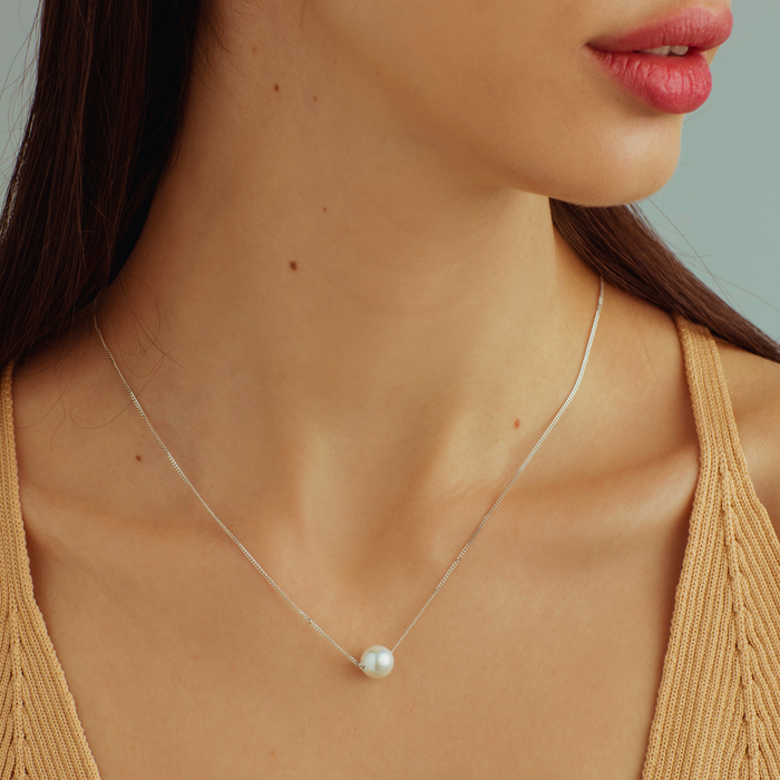 Dainty Pearl Necklace – Single Round Pearl Pendant