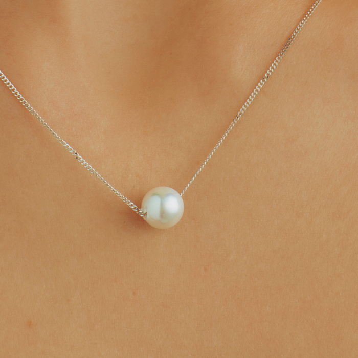 Dainty Pearl Necklace – Single Round Pearl Pendant