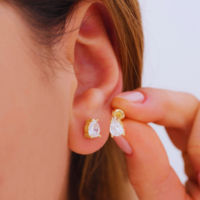 Pear Zircon Stud Earrings – Teardrop Design in Silver & Gold | Timeless Elegance