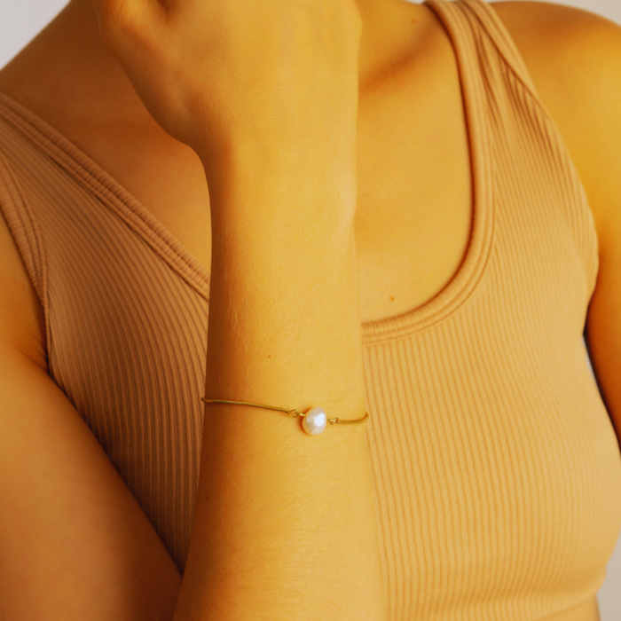 Minimalist Cultured Pearl Bracelet – Silver & Gold | Elegant Everyday Jewellery