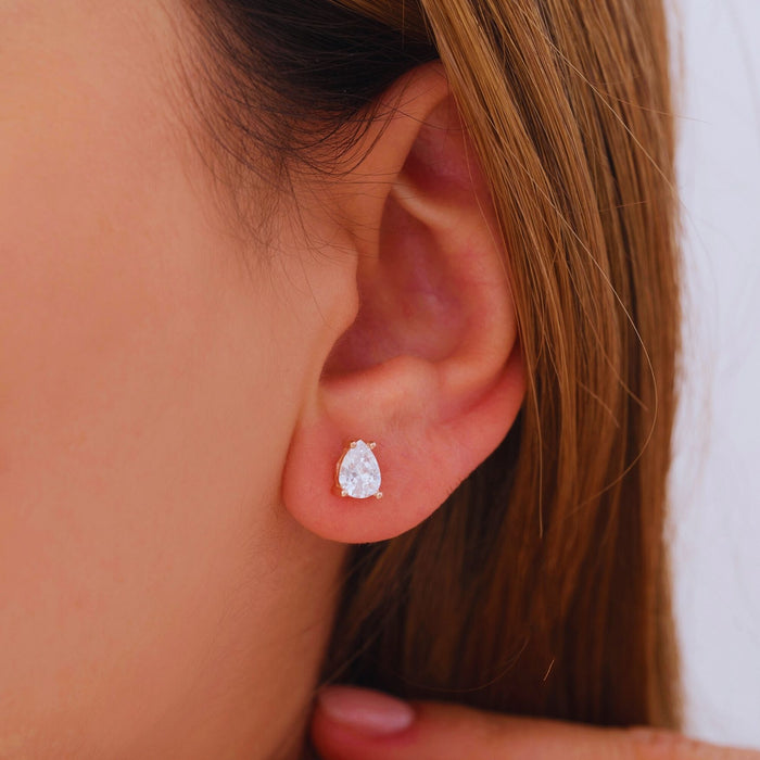 Pear Zircon Stud Earrings – Teardrop Design in Silver & Gold | Timeless Elegance