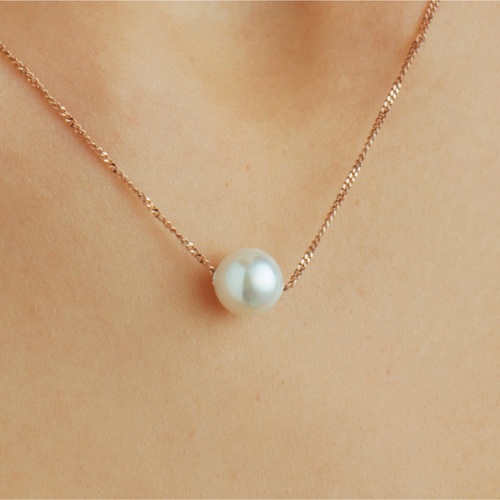 Dainty Pearl Necklace – Single Round Pearl Pendant
