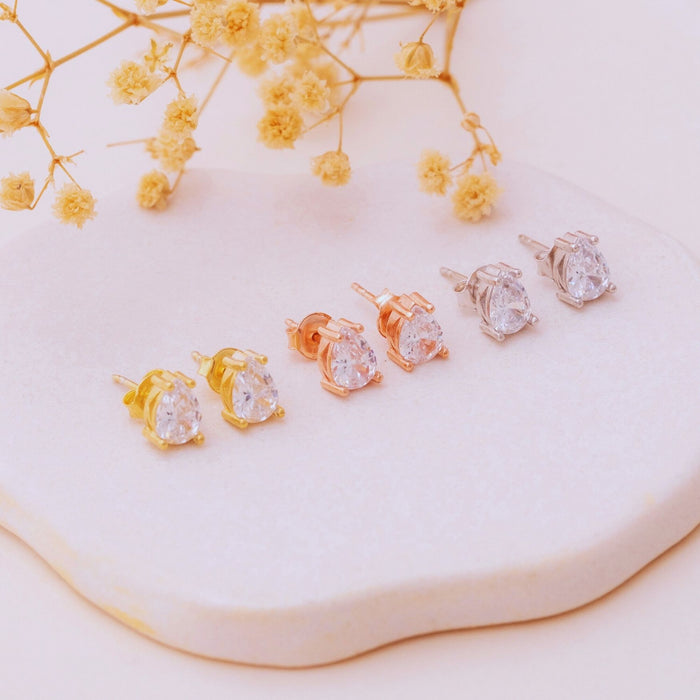 Pear Zircon Stud Earrings – Teardrop Design in Silver & Gold | Timeless Elegance
